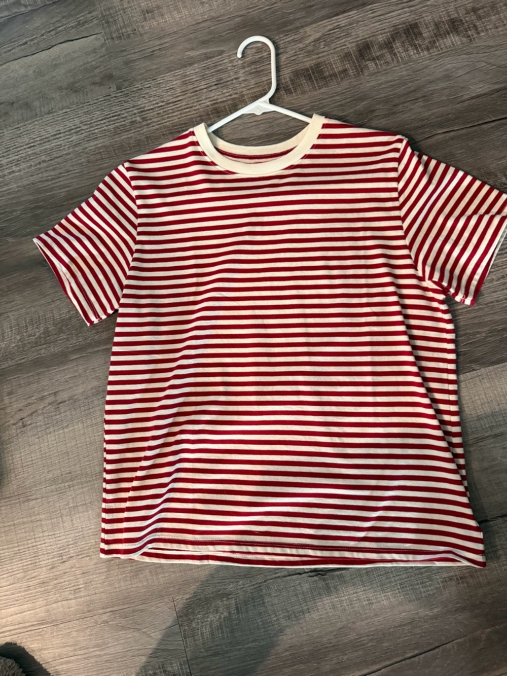 American Eagle Red & White Striped Crewneck Tee Medium NWOT